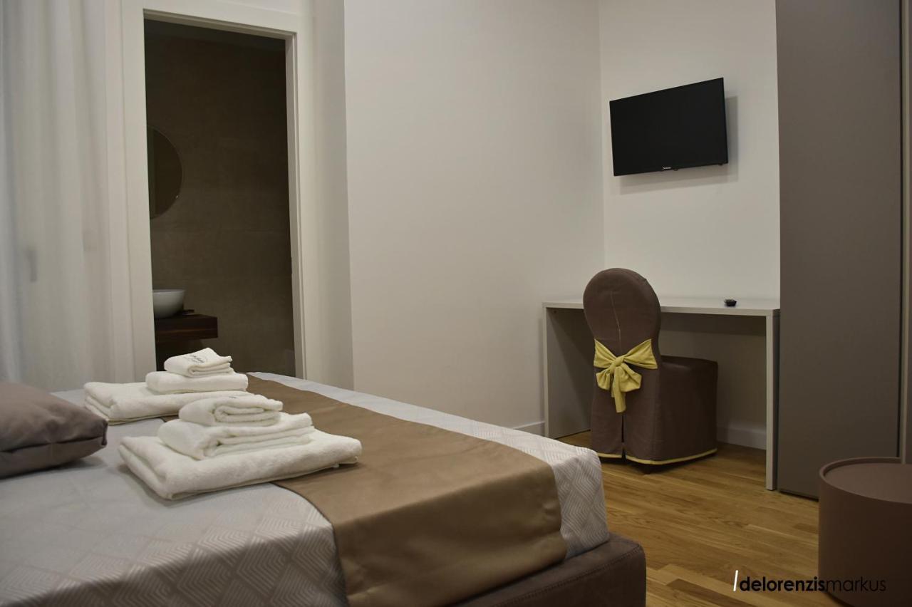 Les 3 Chambres Lecce Luaran gambar