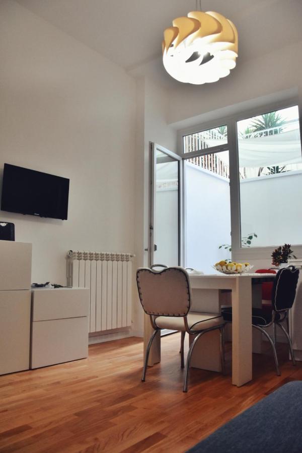Les 3 Chambres Lecce Luaran gambar